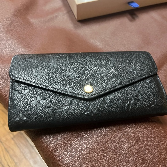 Louis Vuitton “Sarah” Wallet - Picture 3 of 5